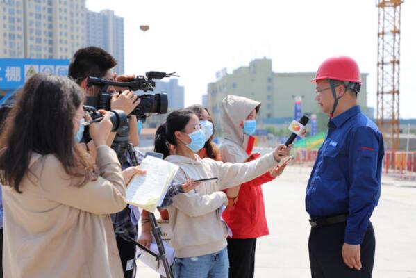 中央媒体采访团聚焦水电八局岳阳东风湖治理工程