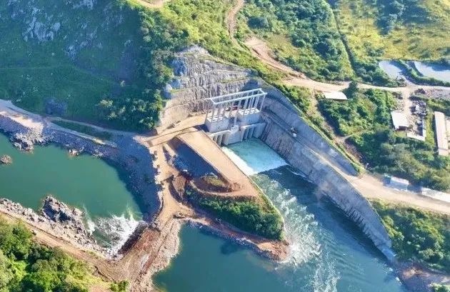 中国能建承建的安哥拉最大水电站成功截流