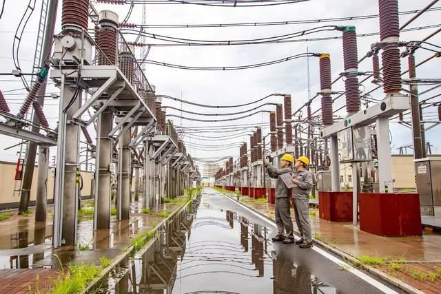 冀北秦皇岛供电公司全力应对强降雨保供电