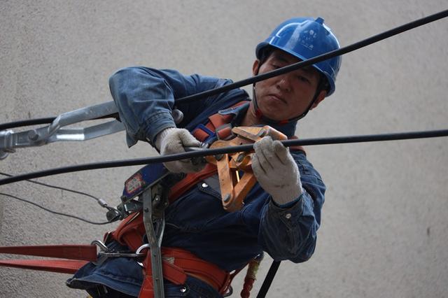 贵州兴义供电局优质服务文旅城市基础设备建设